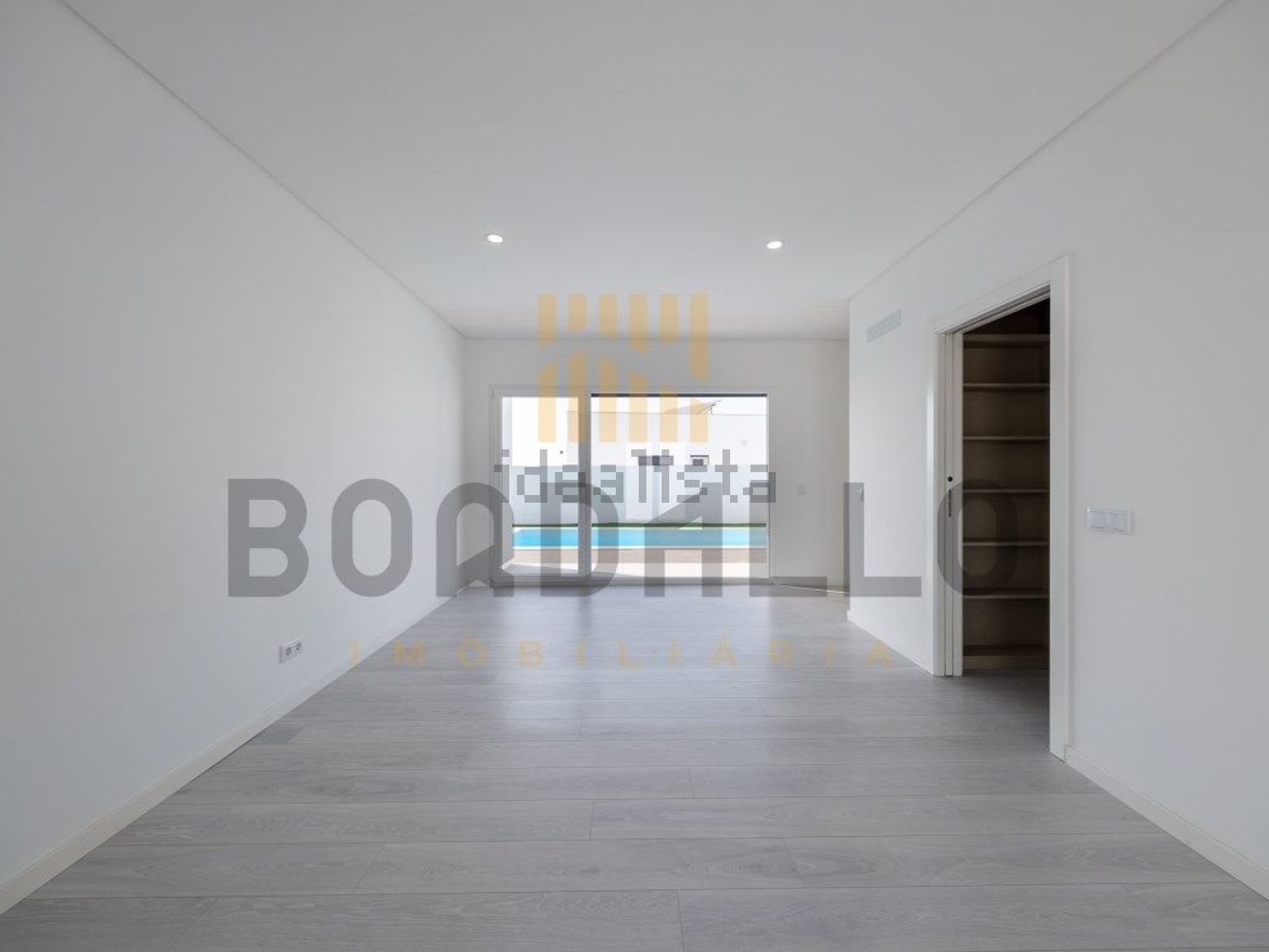 小楼房或独栋别墅出售在Rua Principal - 居住