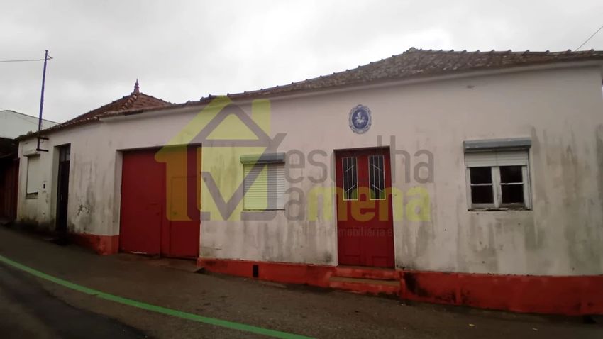 小楼房或独栋别墅出售在Travessa Cabo
