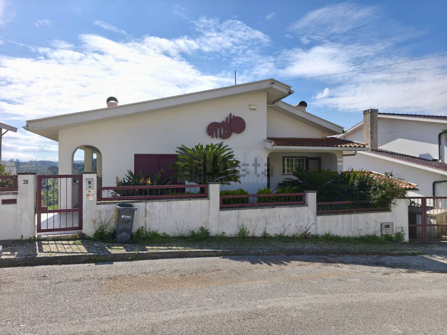 小楼房或独栋别墅出售在Santa Clara e Castelo Viegas - 视线