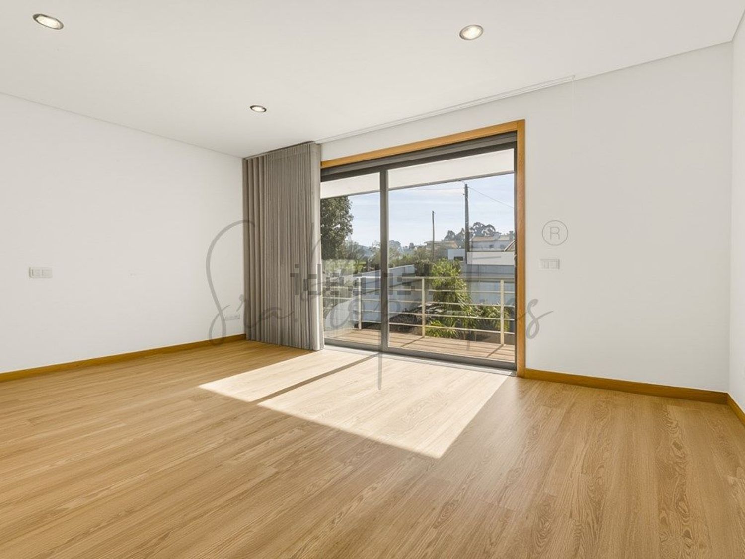 小楼房或独栋别墅出售在São Roque - 卧室