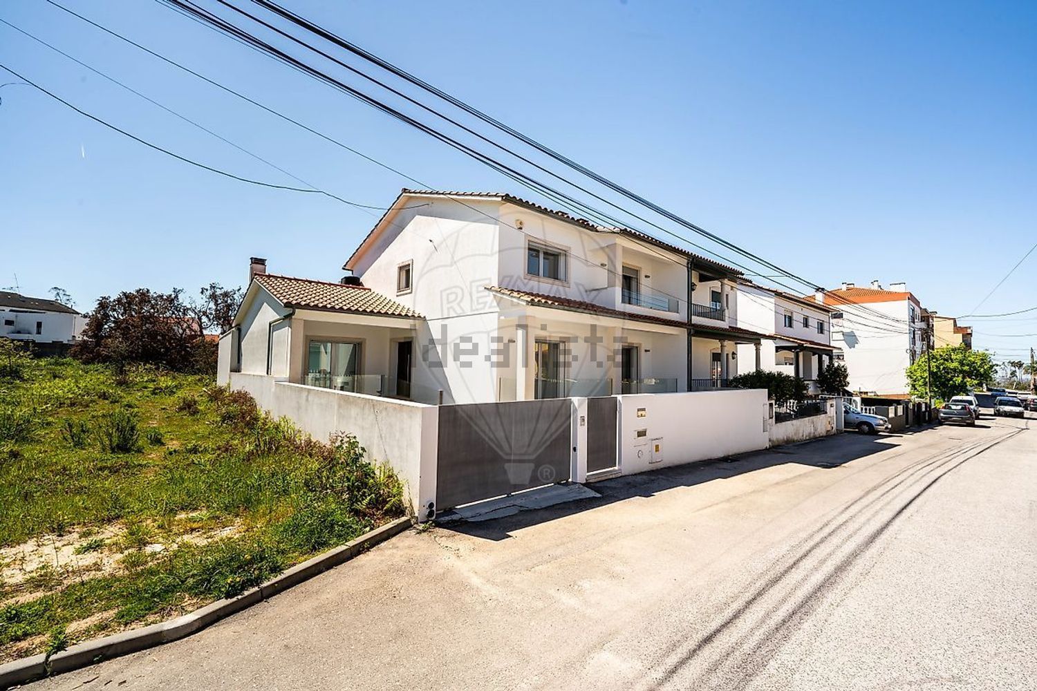 小楼房或独栋别墅出售在Estrada de Pinheiros - 外立面