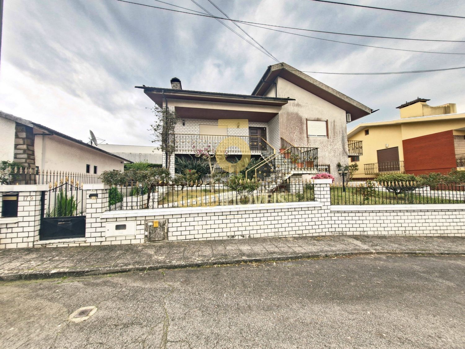 小楼房或独栋别墅出售在São Roque - 视线