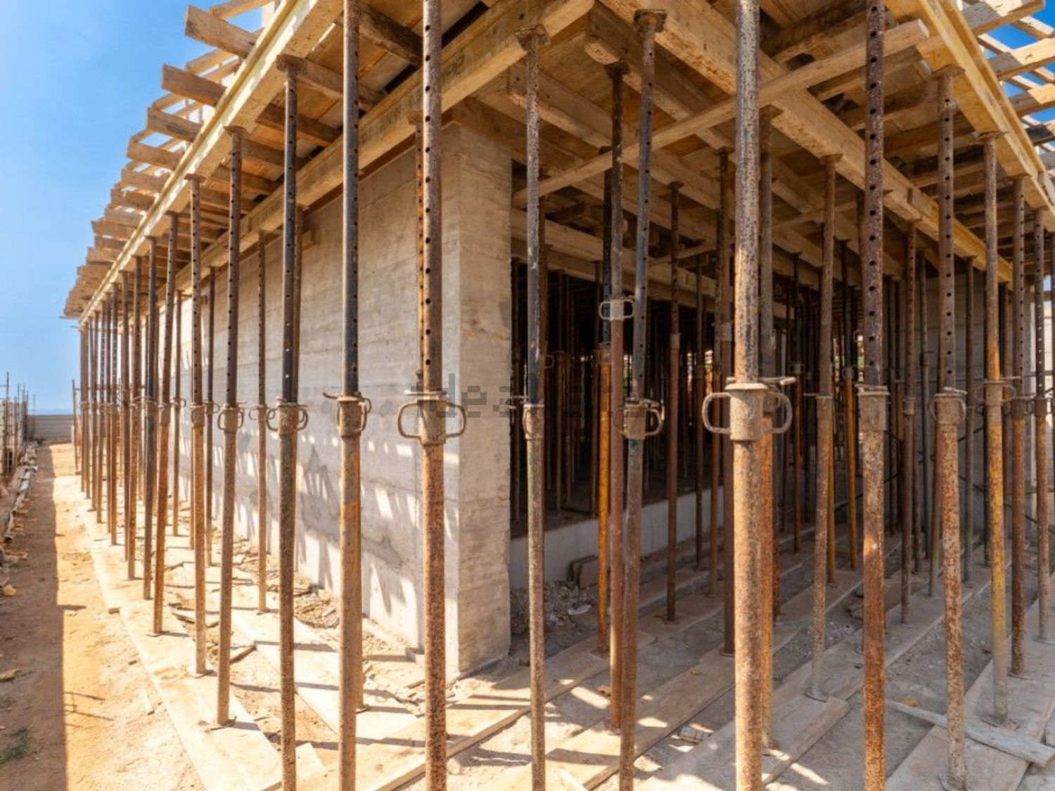 小楼房或独栋别墅出售在Rua Alexandre Herculano - 外立面