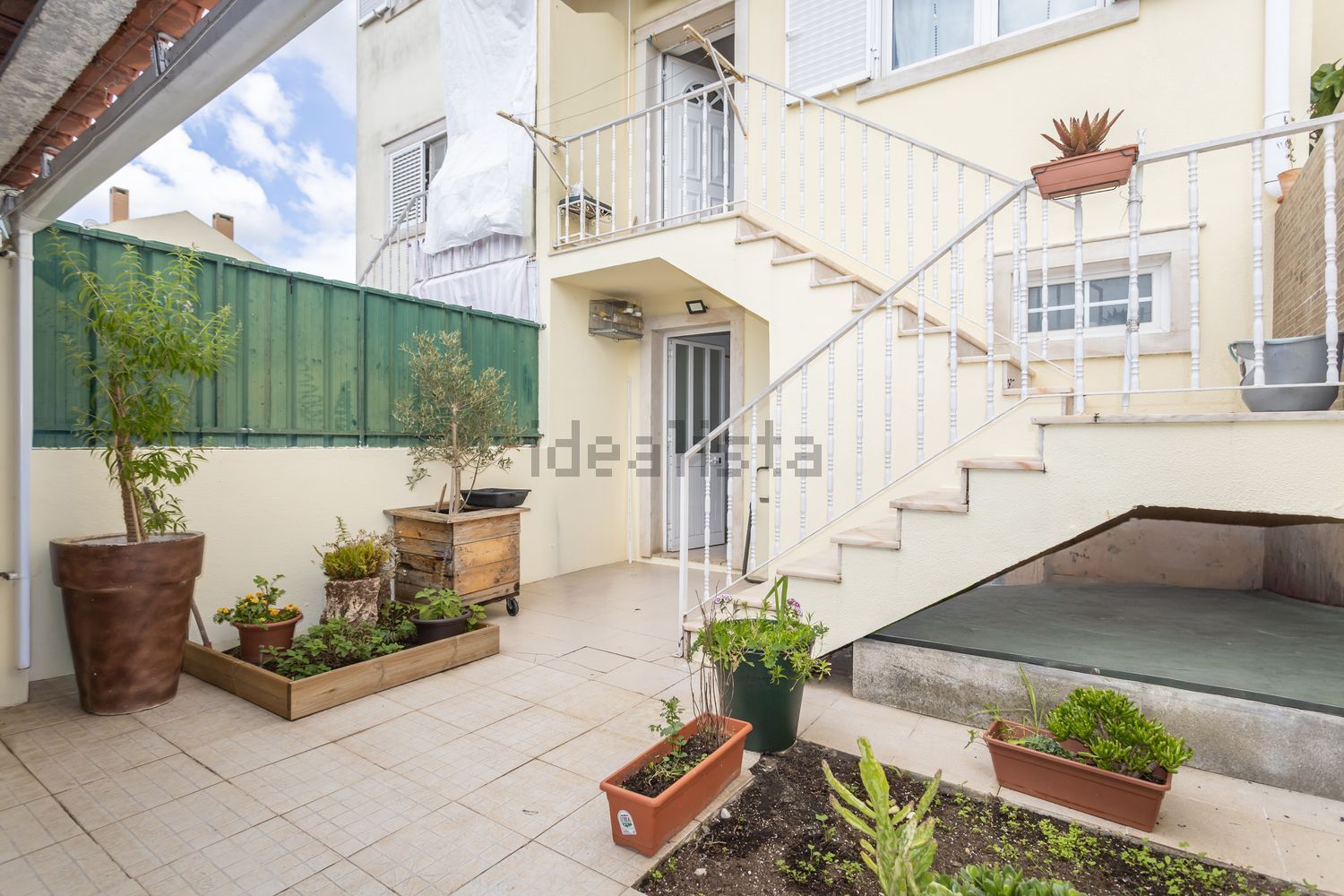 联排别墅出售在Rua Cidade Vila Real, 448 a - 门廊