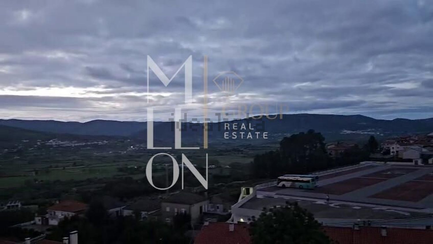 公寓 t3出售在Bairro de Santo Antão s/n - 视线