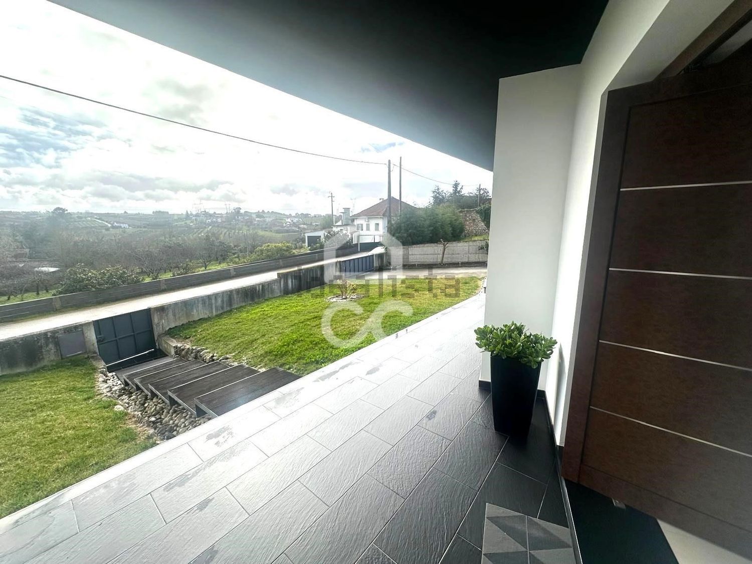 小楼房或独栋别墅出售在Juncal - 阳台