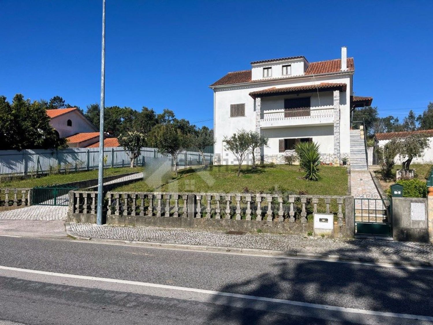 小楼房或独栋别墅出售在Figueiró dos Vinhos e Bairradas - 外立面