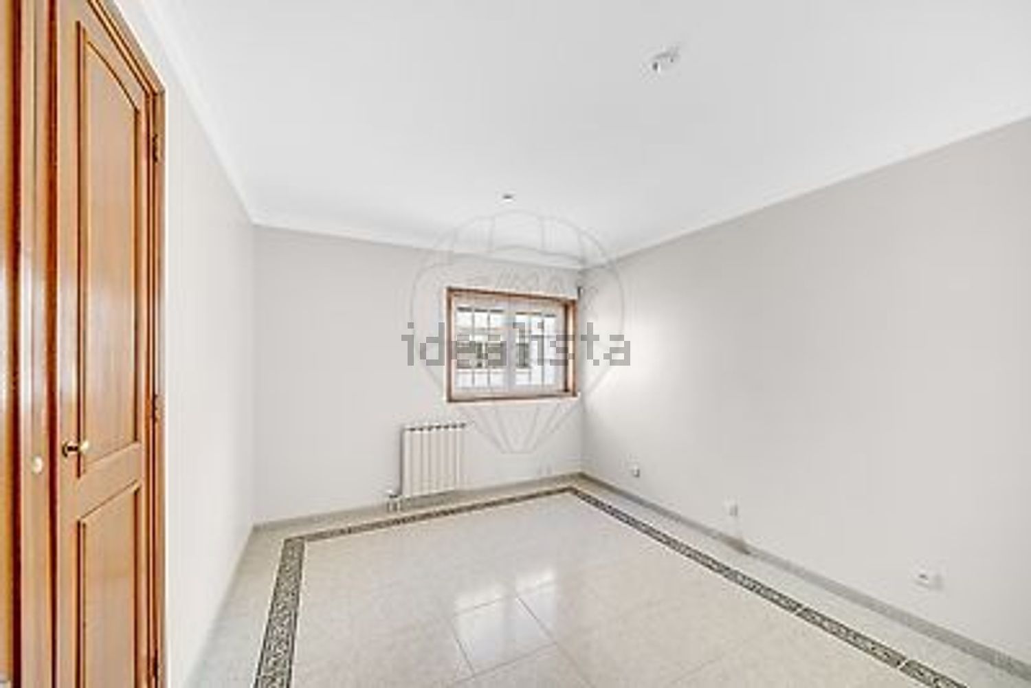 小楼房或独栋别墅出售在Avenida Mário Sacramento - 居住