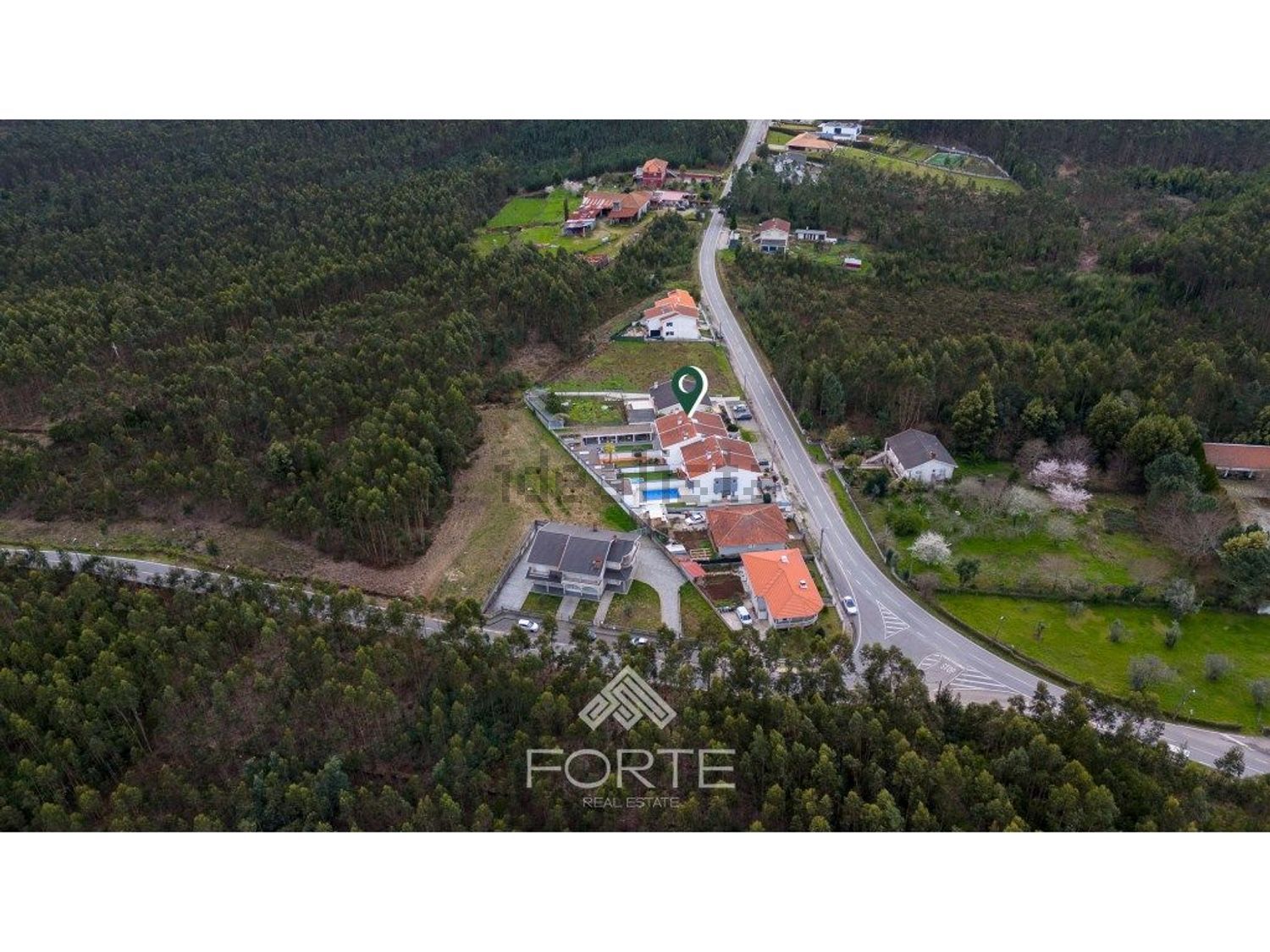 小楼房或独栋别墅出售在Rua Rio Douro - 视线