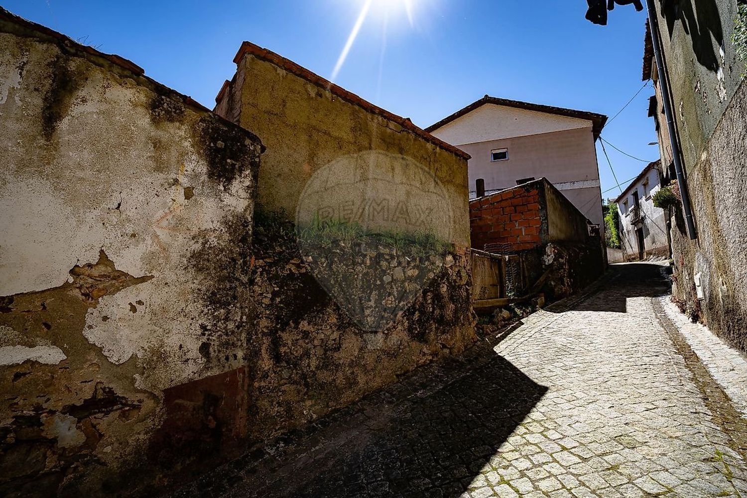 小楼房或独栋别墅出售在Travessa do Outeiro - 外立面