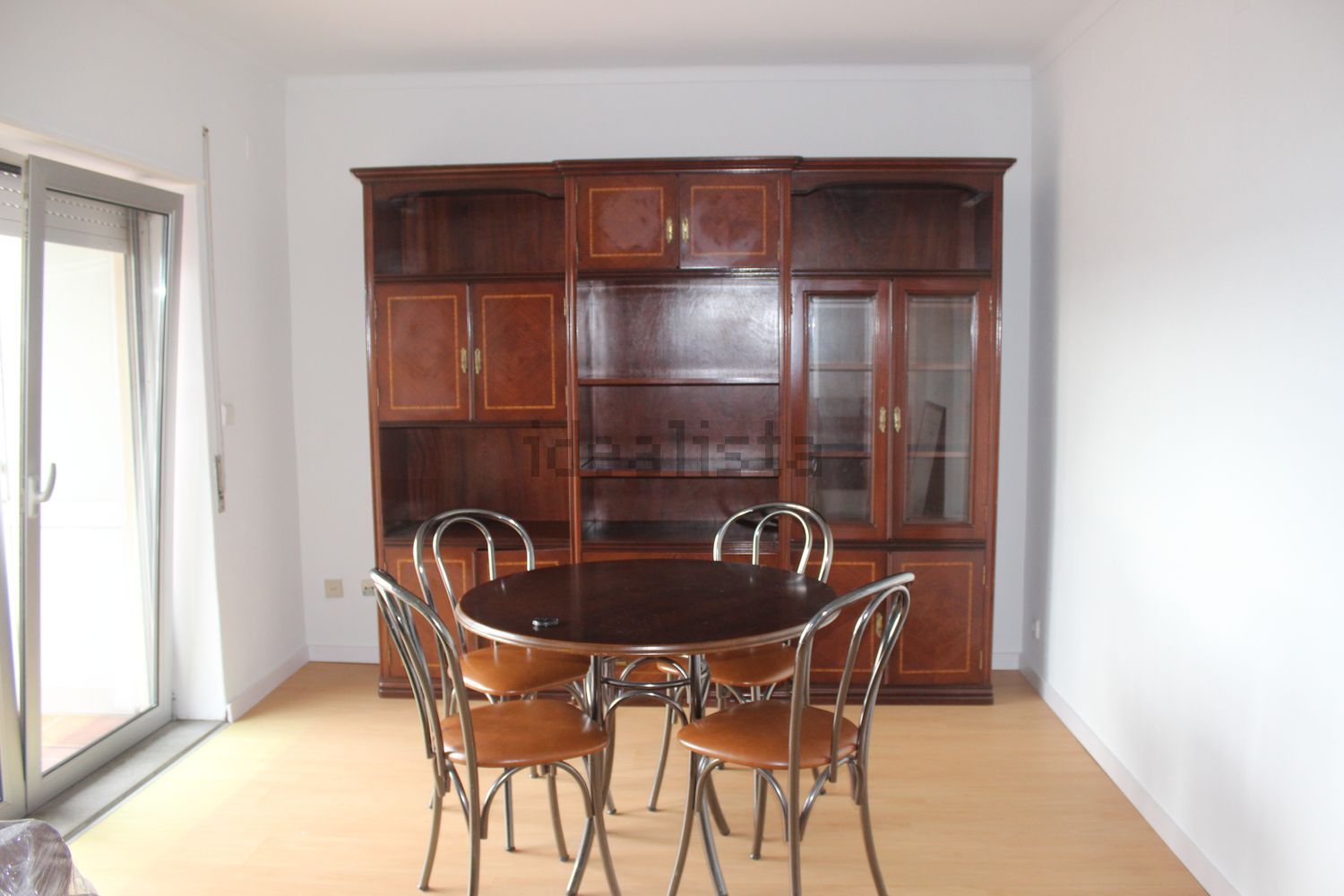 出租房间在Rua da Oásis, 12 Lote - 客厅