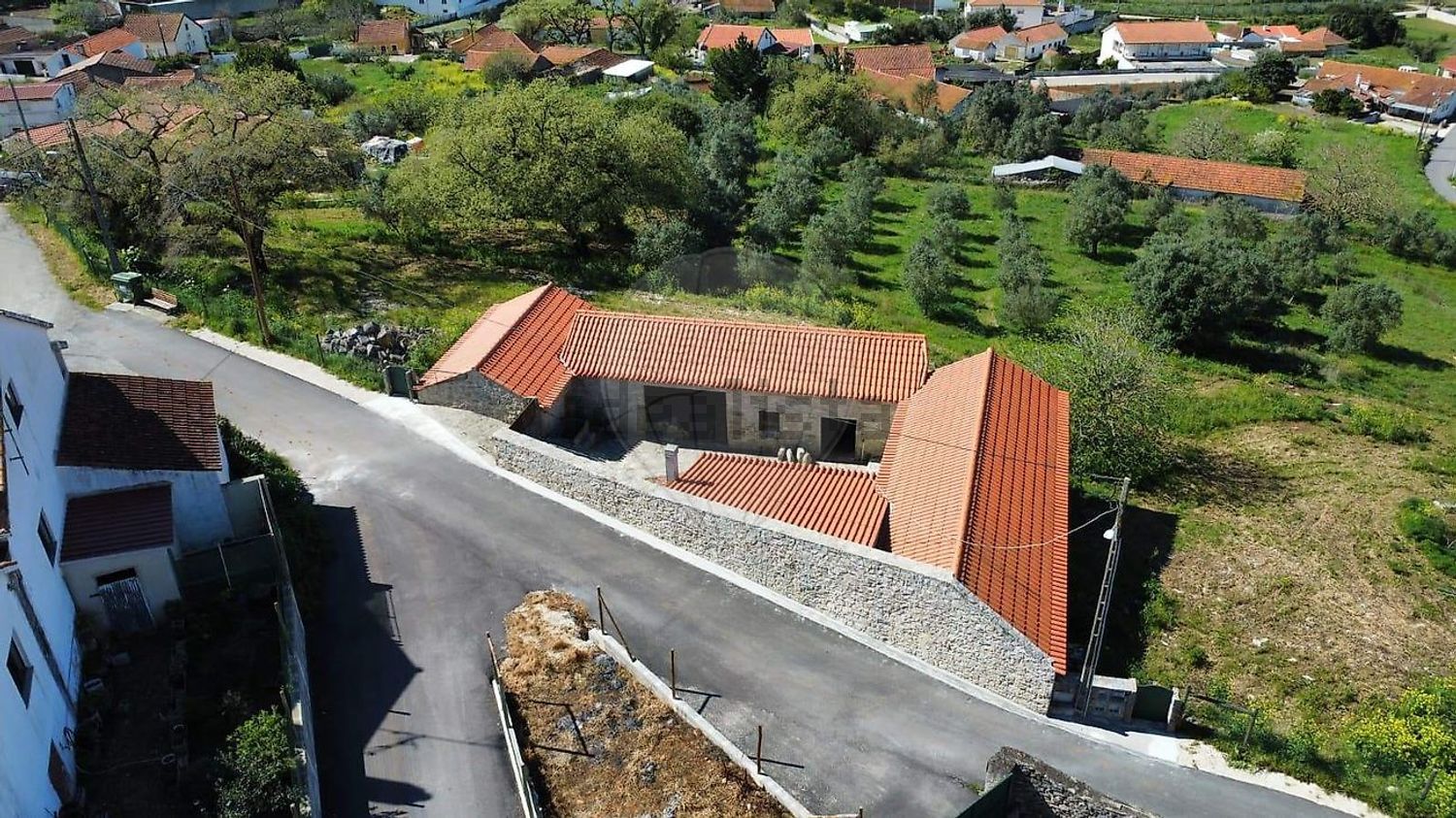 小楼房或独栋别墅出售在Évora de Alcobaça - 外立面