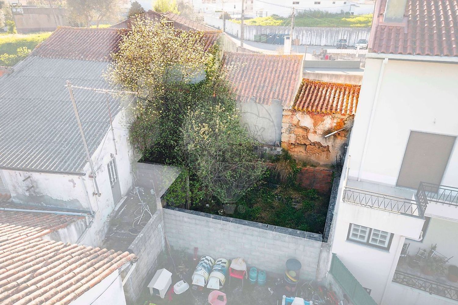小楼房或独栋别墅出售在Avenida Universidade de Coimbra - 照片