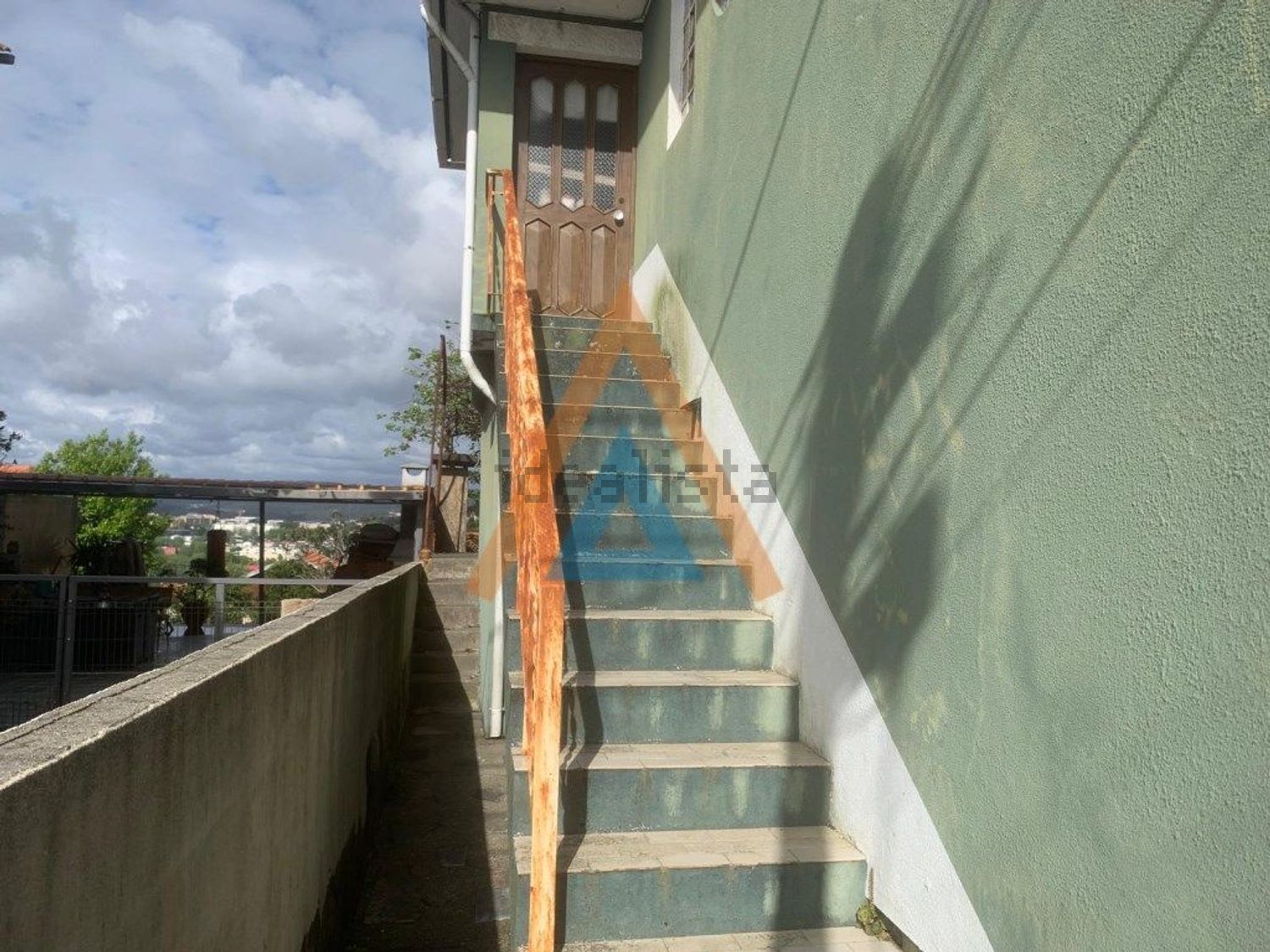 小楼房或独栋别墅出售在Vila de Cucujães - 详情