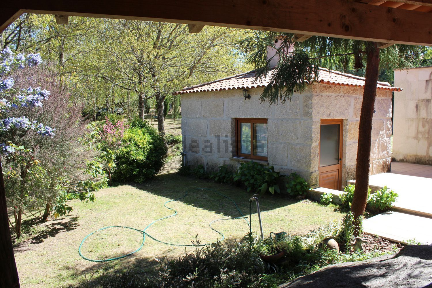 小楼房或独栋别墅出售在Tábua - 外立面