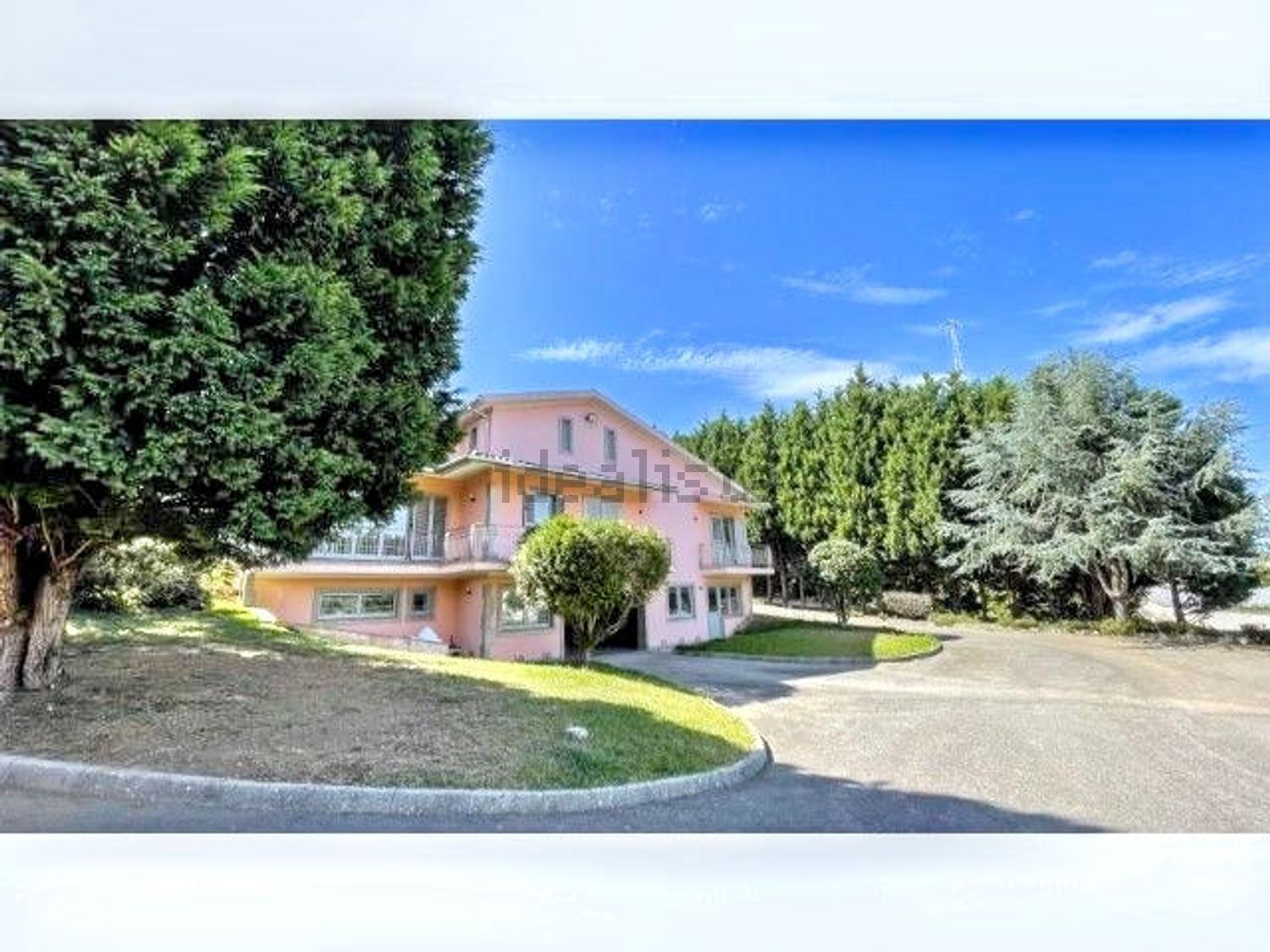 小楼房或独栋别墅出售Sobreiro - 外立面