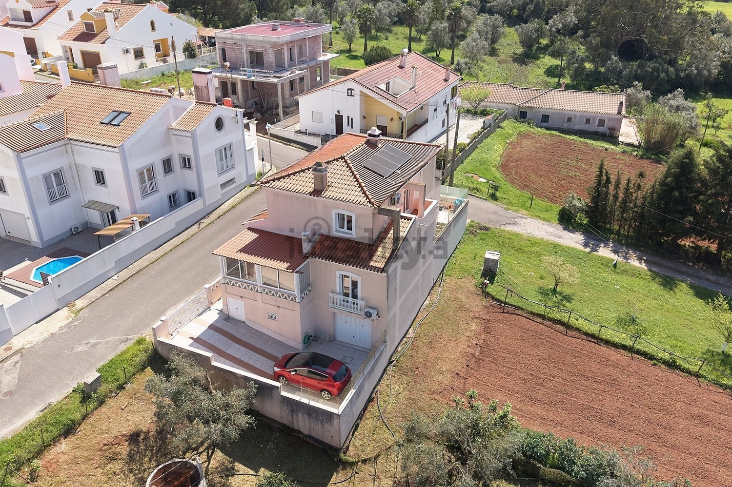 小楼房或独栋别墅出售在Rua Ramos da Costa, 14 - 阳台