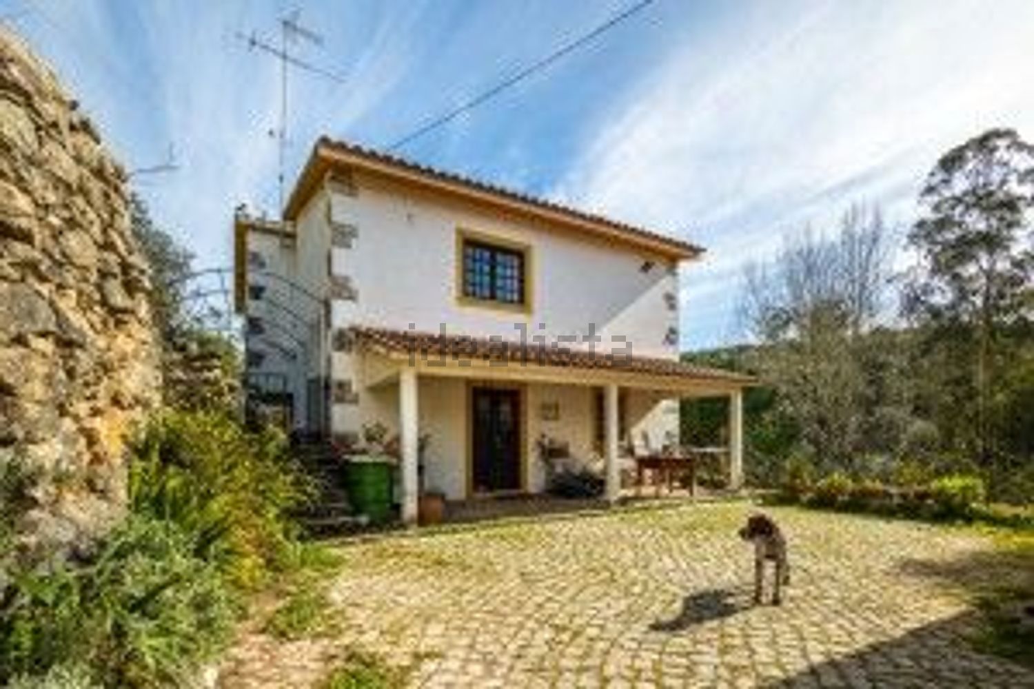 小楼房或独栋别墅出售在Rua Fonte do Ouro, 6 - 外立面