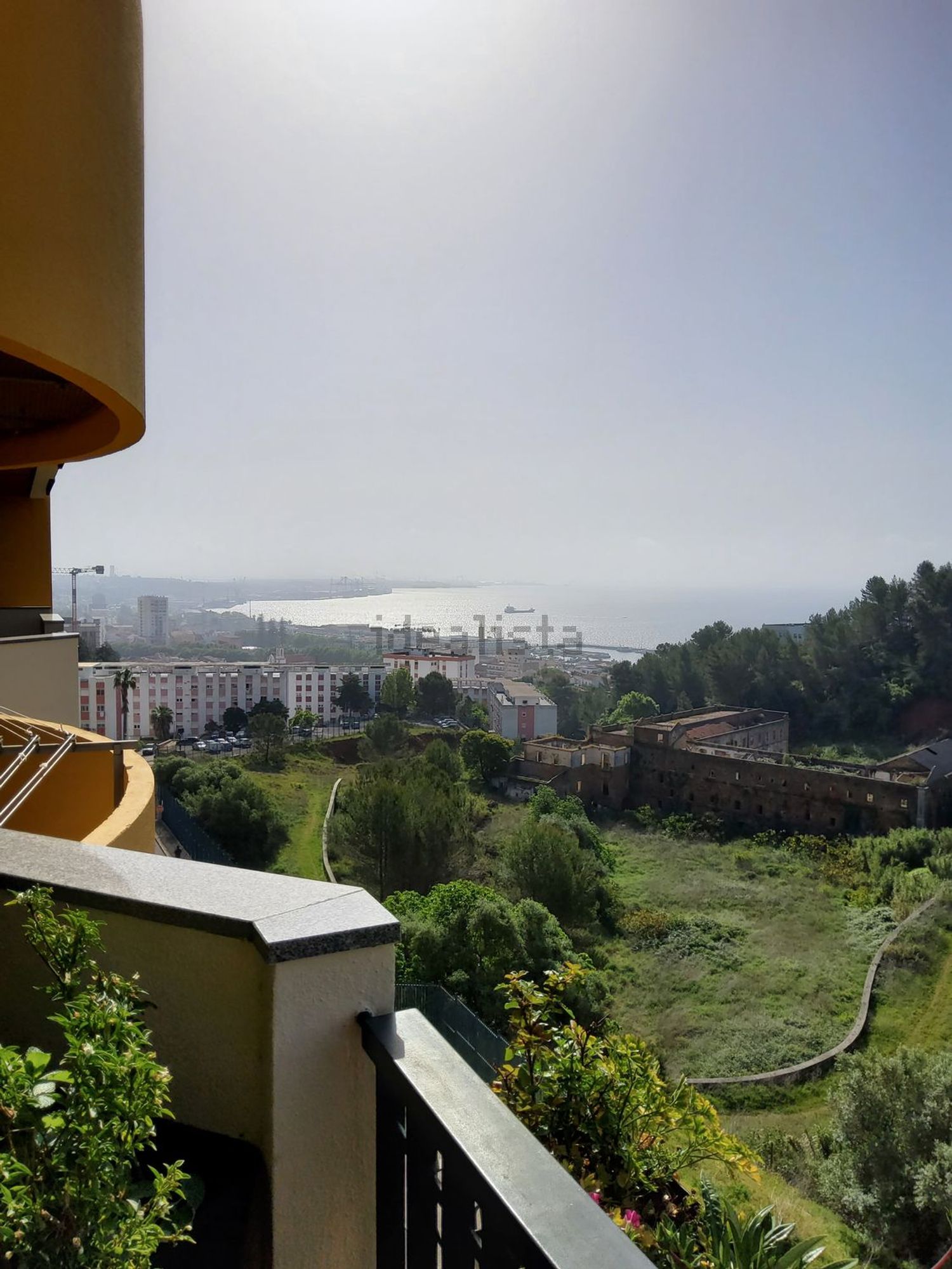 出租房间在Rua Miradouro do Sado, 13 - 阳台