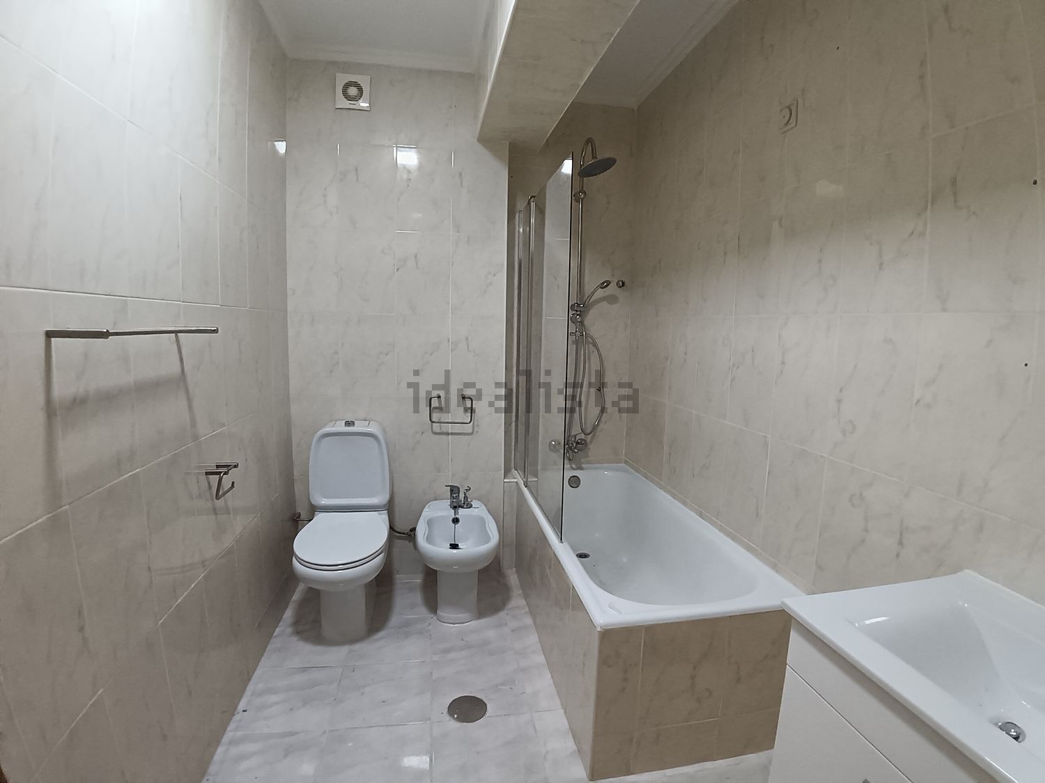 出租公寓 t2在Avenida de Santo António, 113 - 卫生间