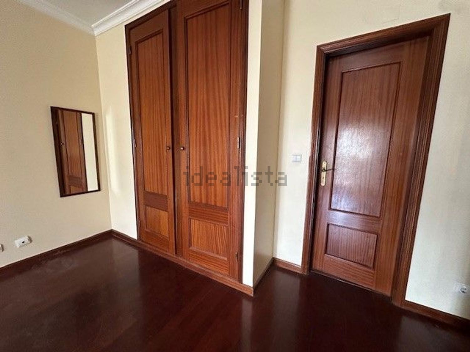 小楼房或独栋别墅出售在Rua Vila de Aguiar da Beira, 55 - 卧室
