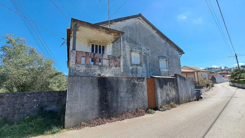 小楼房或独栋别墅出售在Rua do Olival Próprio