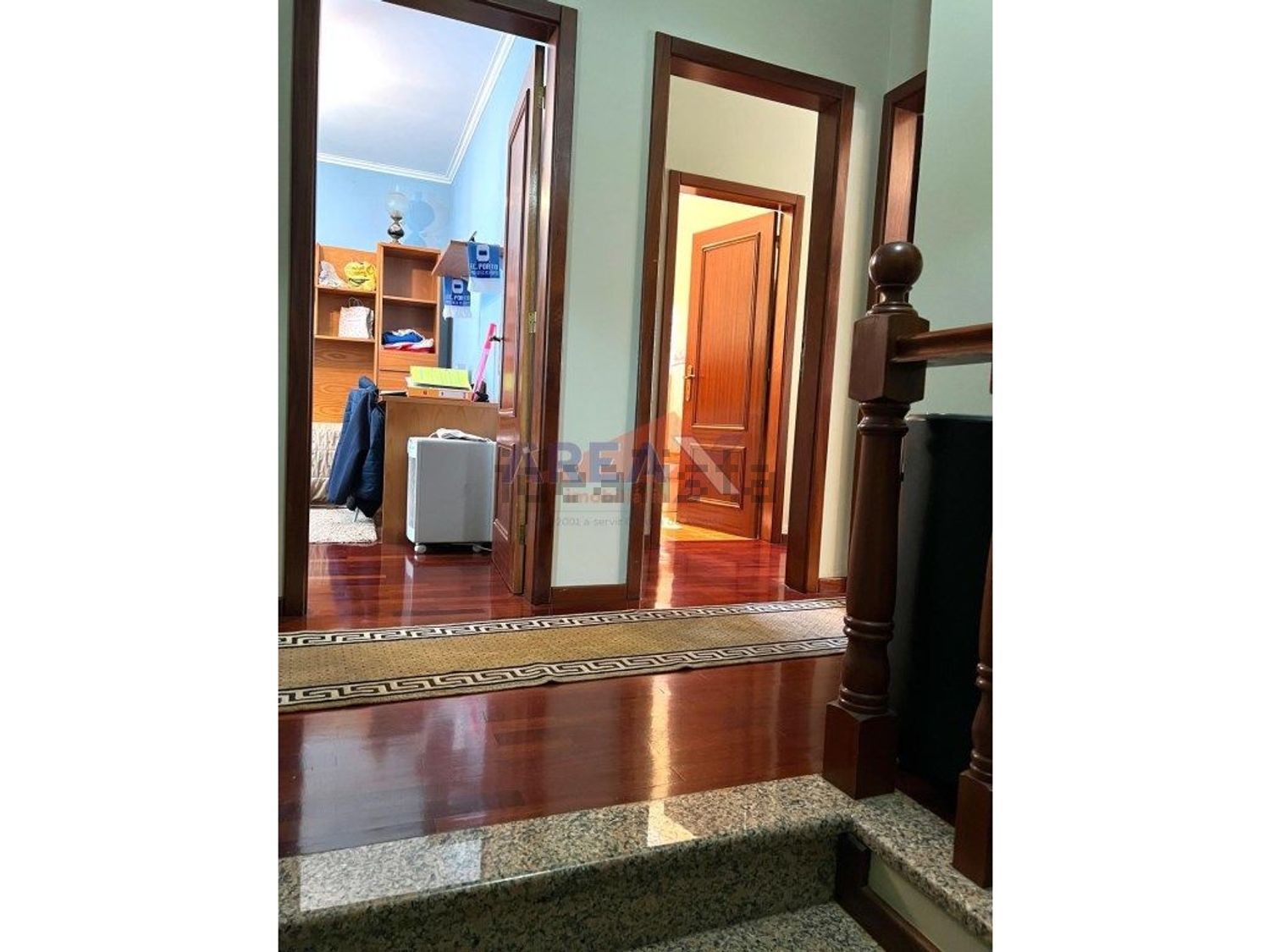 小楼房或独栋别墅出售在Vila de Cucujães - 过道