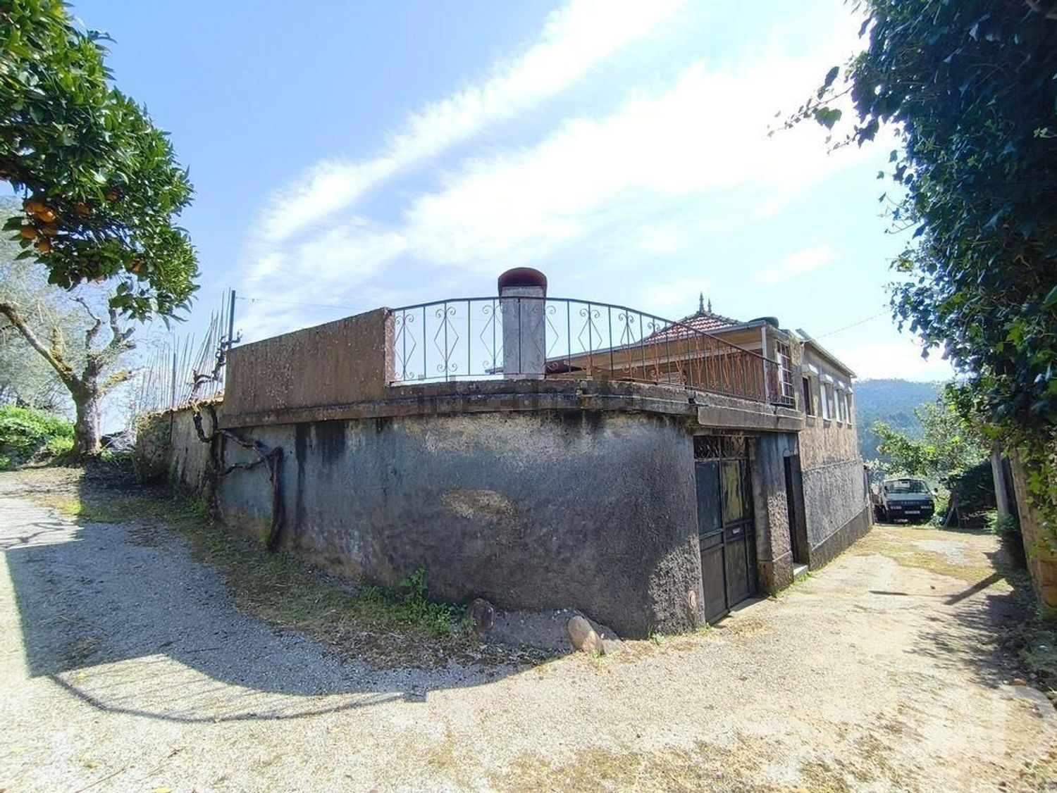 小楼房或独栋别墅出售在Semide e Rio Vide - 外立面