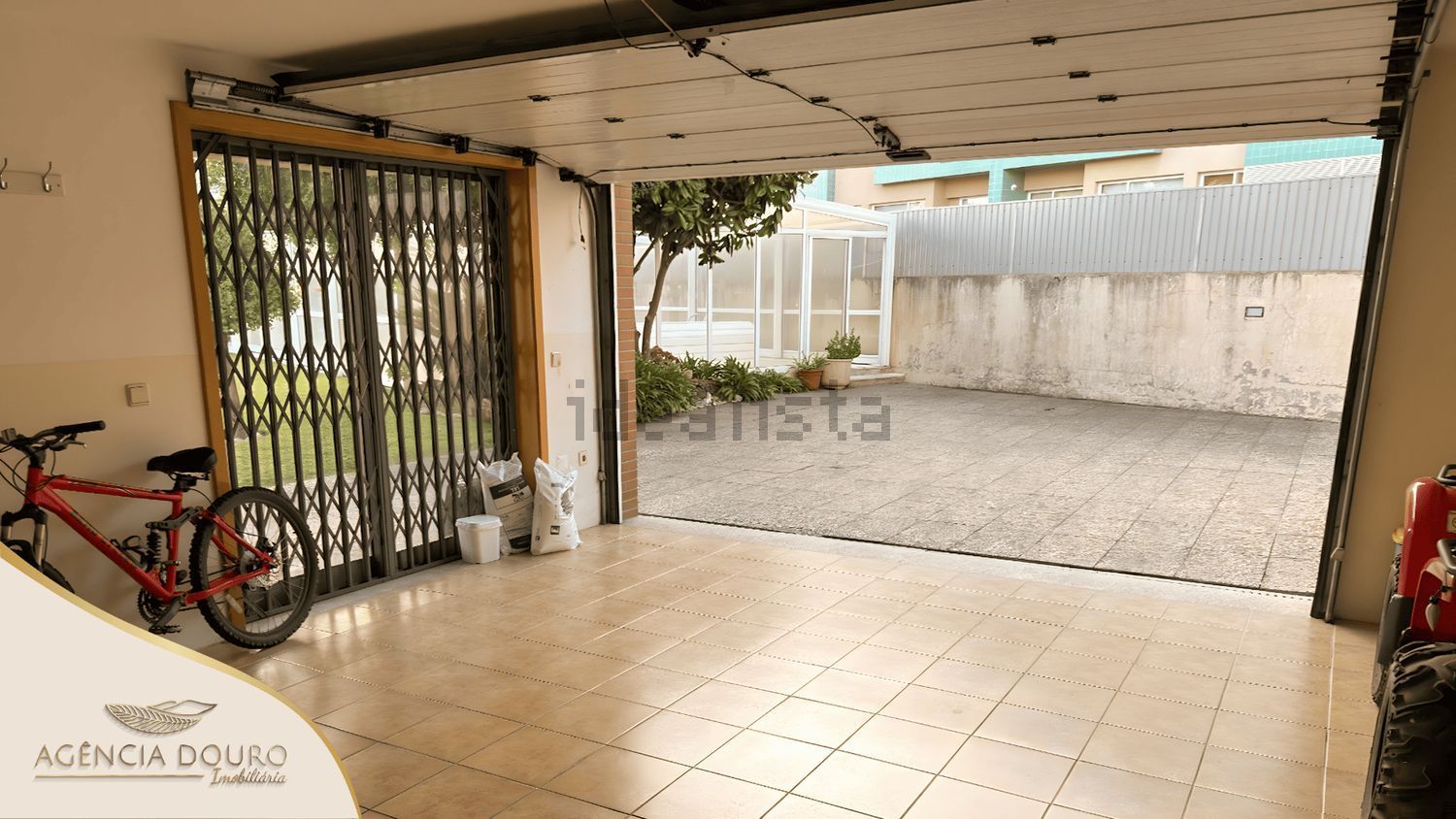 双拼别墅出售在Rua Diogo Cão - 阳台