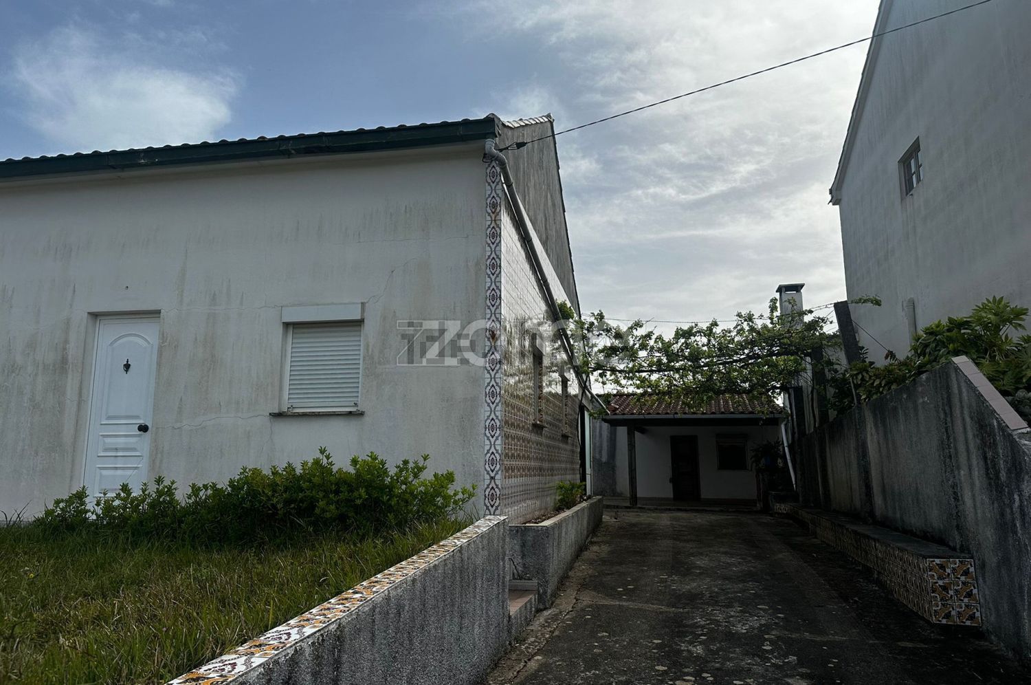 小楼房或独栋别墅出售在Rua Olivais s/n - 详情
