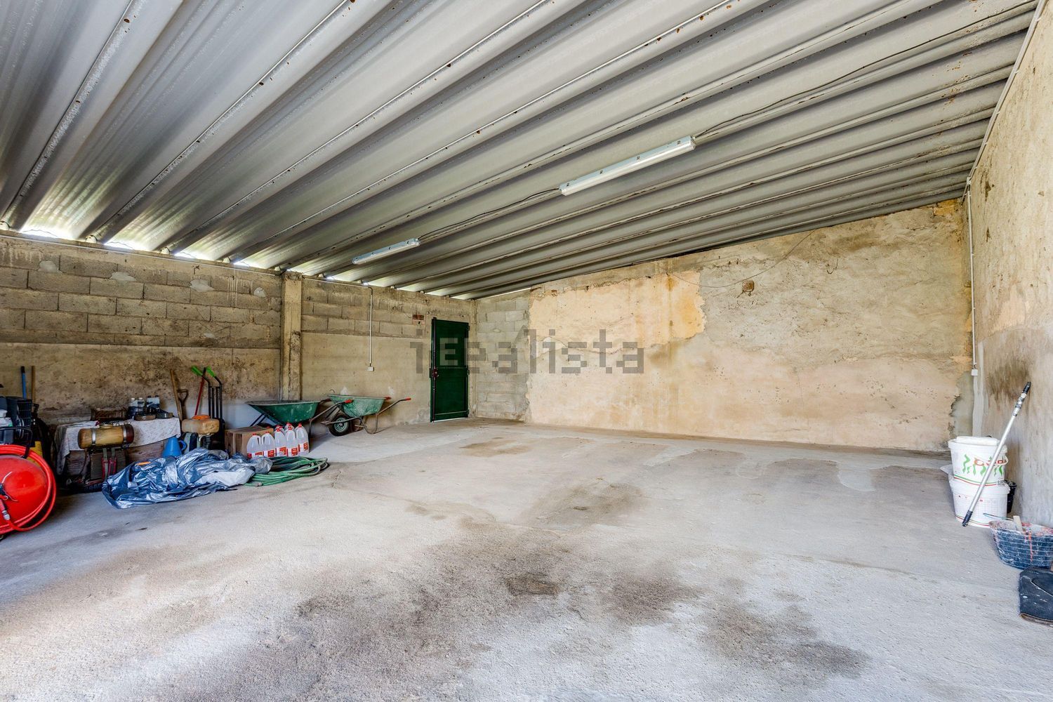 小楼房或独栋别墅出售在Rua do Alecrim, 95 - 停车位