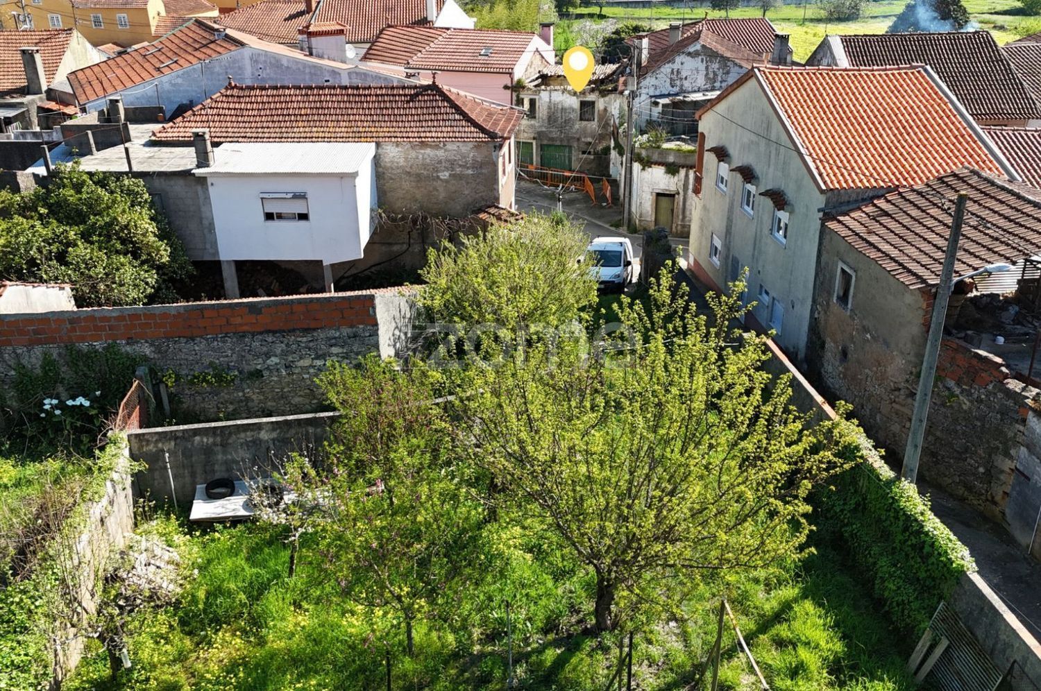 小楼房或独栋别墅出售在Rua Baixo, 11 - 详情