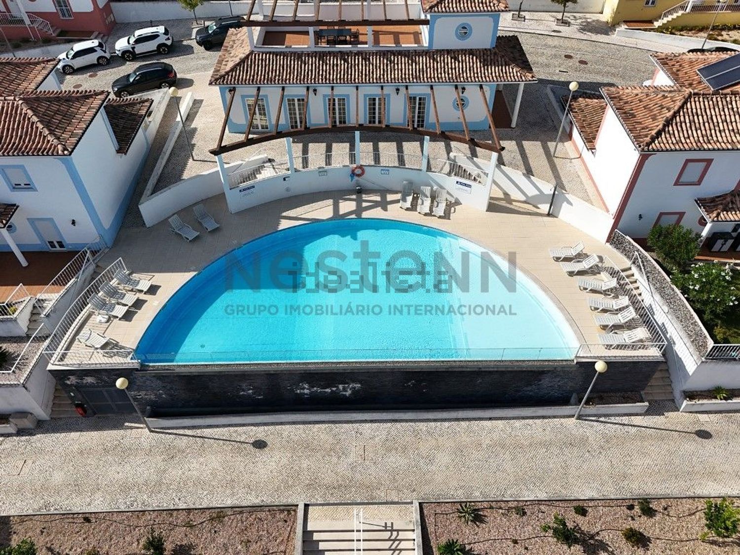 小楼房或独栋别墅出售在Carvalhal - 游泳池