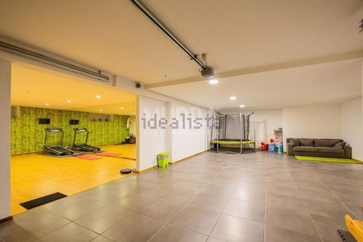 小楼房或独栋别墅出售在Rua do Vale dos Pinheiros s/n - 共同区域