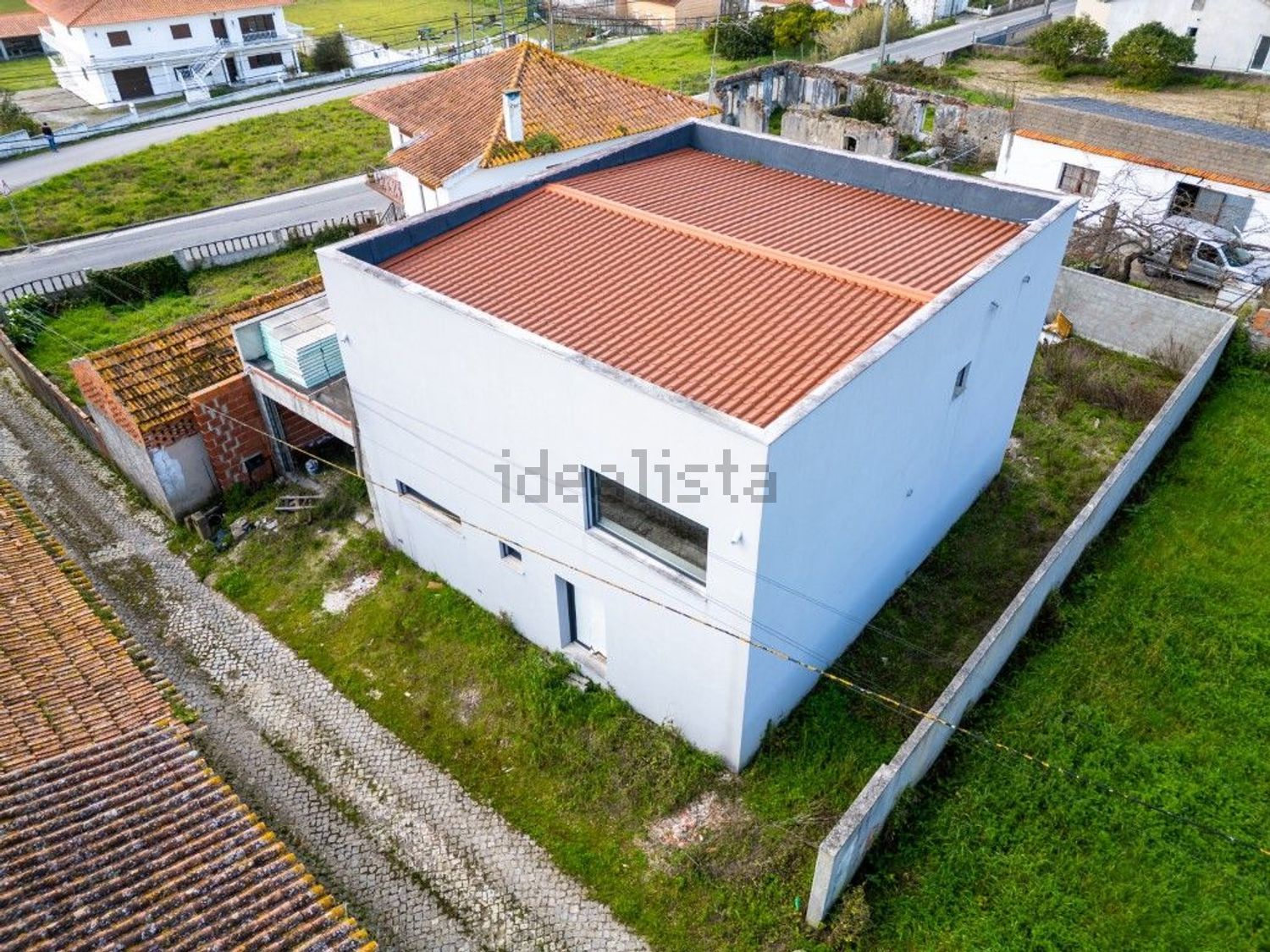 小楼房或独栋别墅出售在Rua Primeiro de Julho, 4 - 游泳池