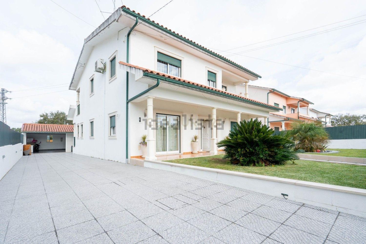 小楼房或独栋别墅出售R. Fonte da Rigueira - 外立面