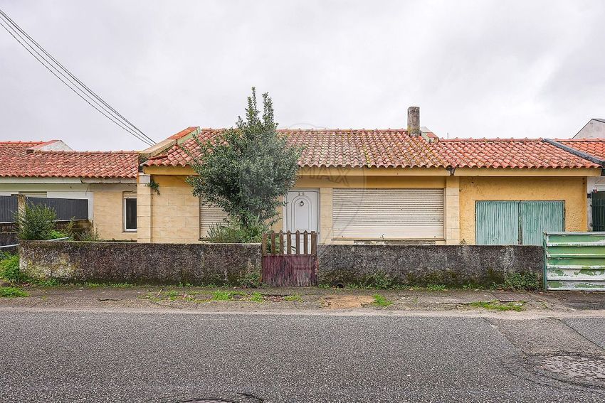 小楼房或独栋别墅出售在Travessa da Boavista