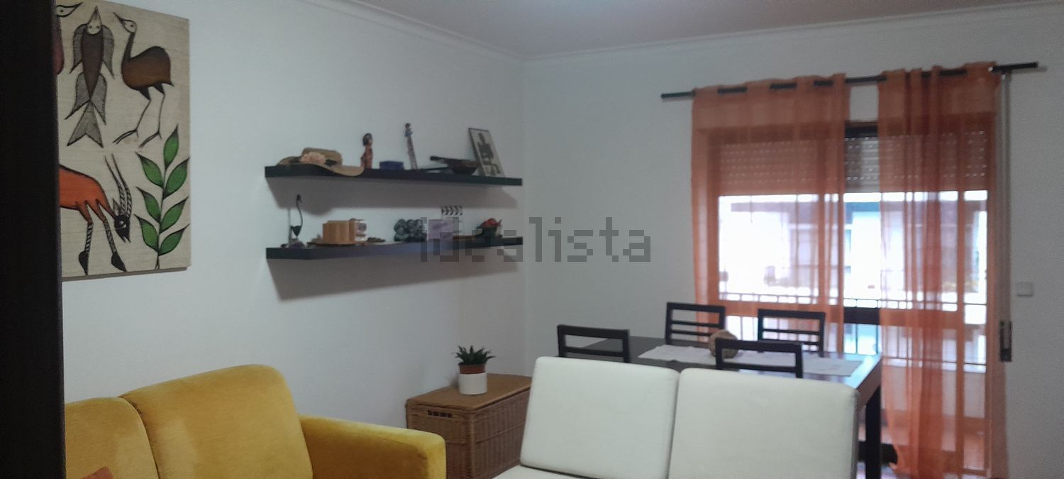 出租房间在Rua Engenheiro João Manuel Belo Rodeia, 12 lote - 客厅