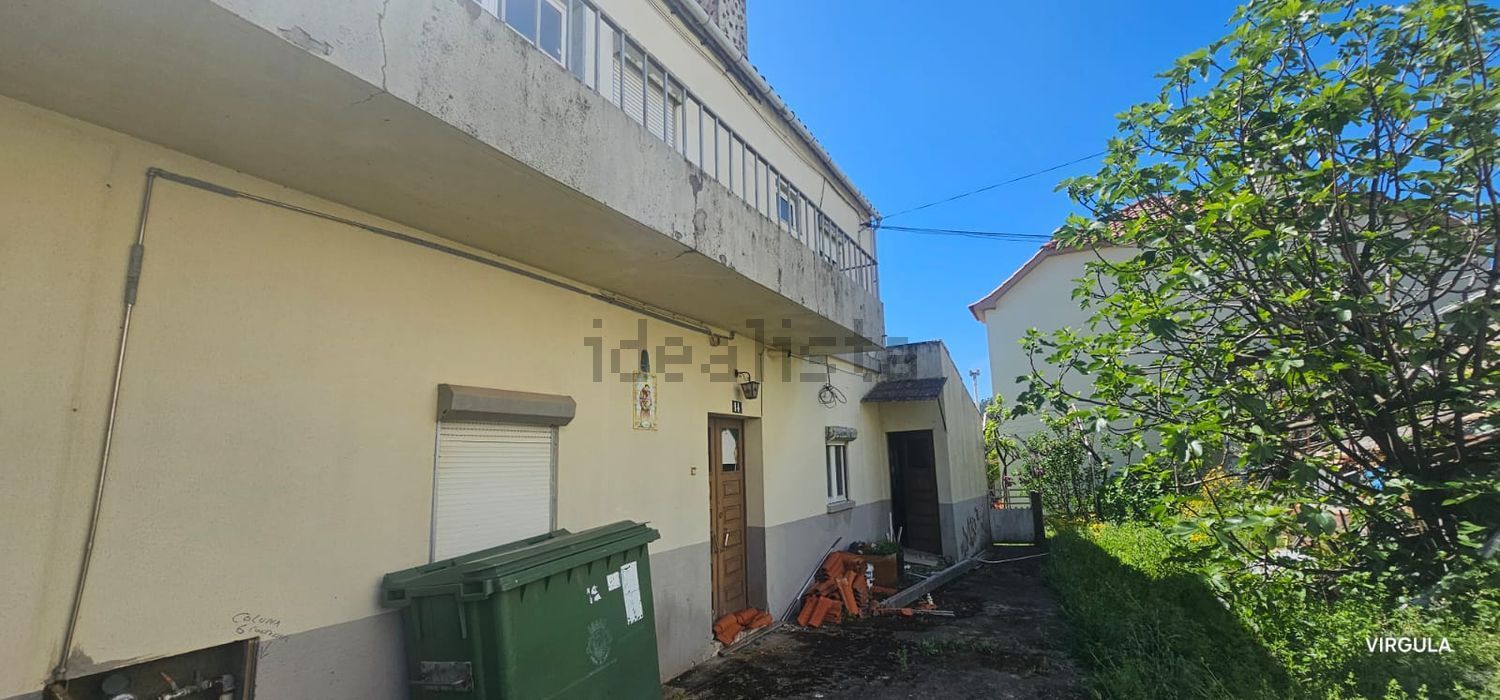 小楼房或独栋别墅出售在Rua de Santo António, 12 - 外立面