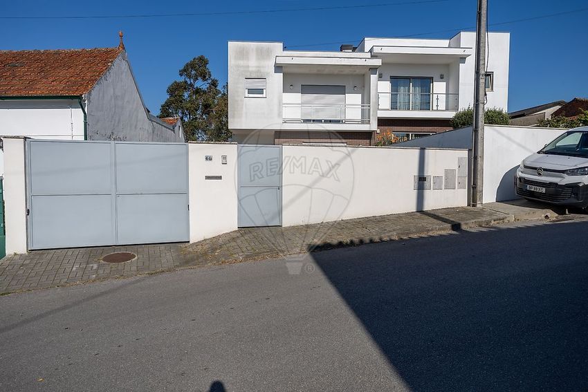 小楼房或独栋别墅出售在Rua Ribeiro da Palha, 6