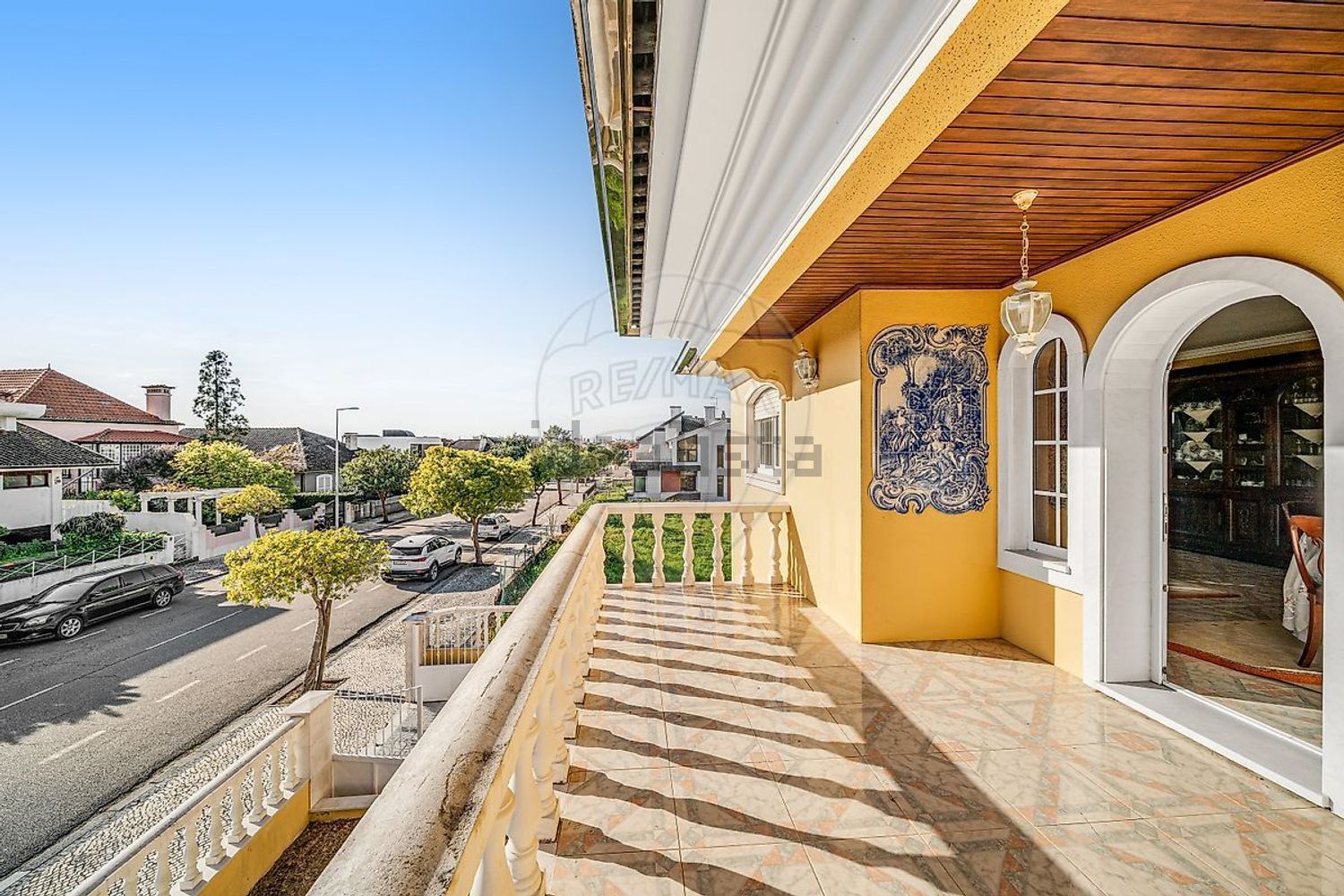 小楼房或独栋别墅出售在Avenida Mário Sacramento - 阳台
