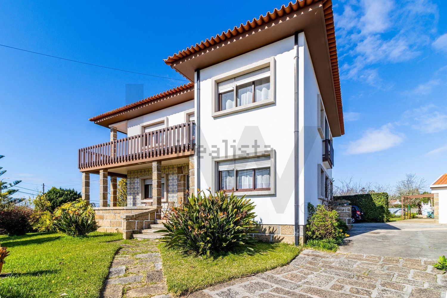 小楼房或别墅出售在Rua de Santa Marinha s/n - 外立面