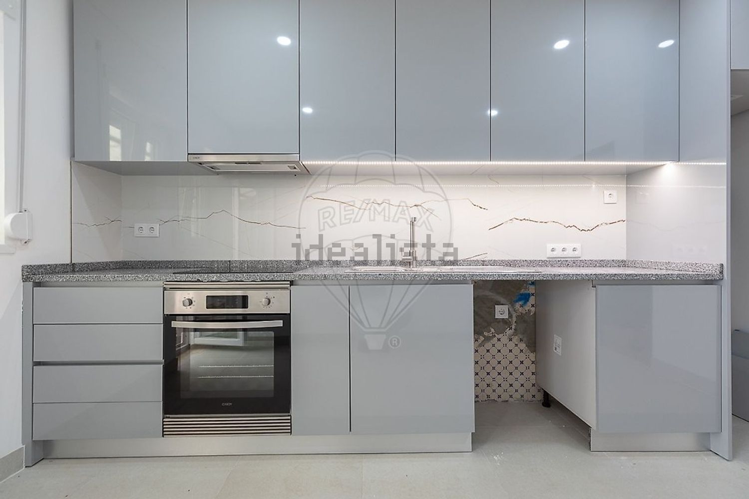 出租小楼房或独栋别墅Em620 - 厨房