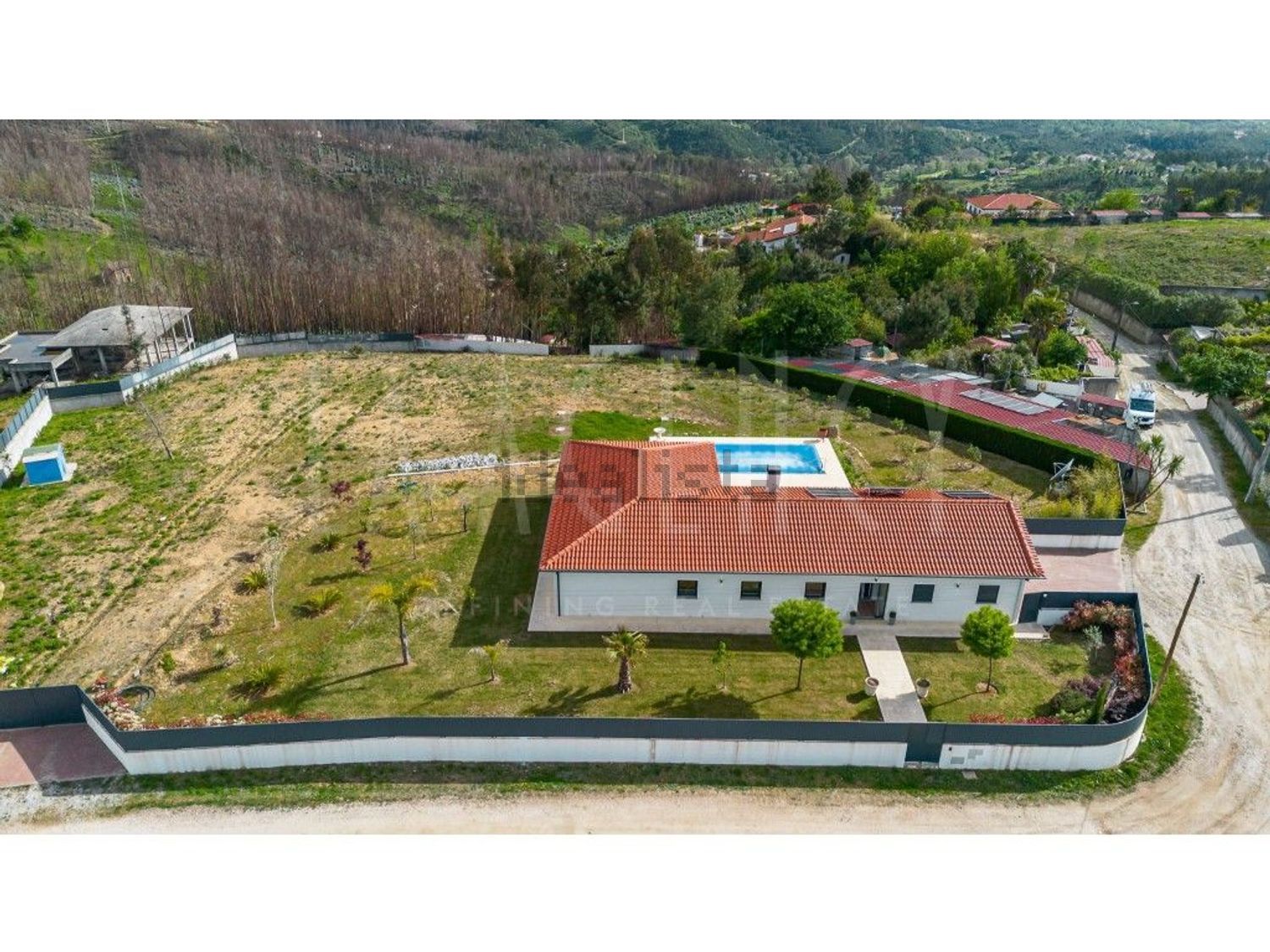 小楼房或独栋别墅出售在Vila Cova de Alva e Anceriz - 视线