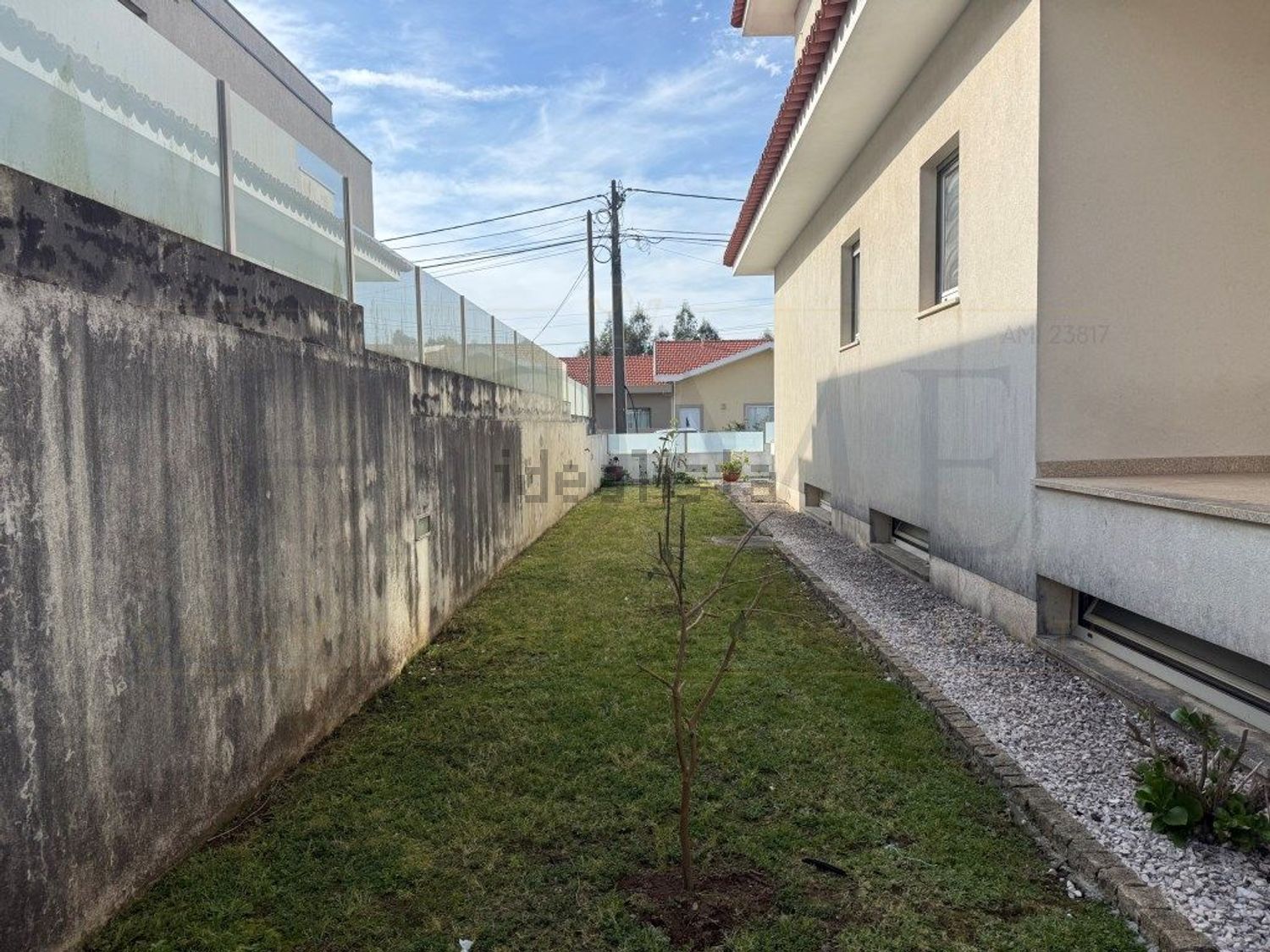小楼房或独栋别墅出售在Rua Central de Goda - 外立面
