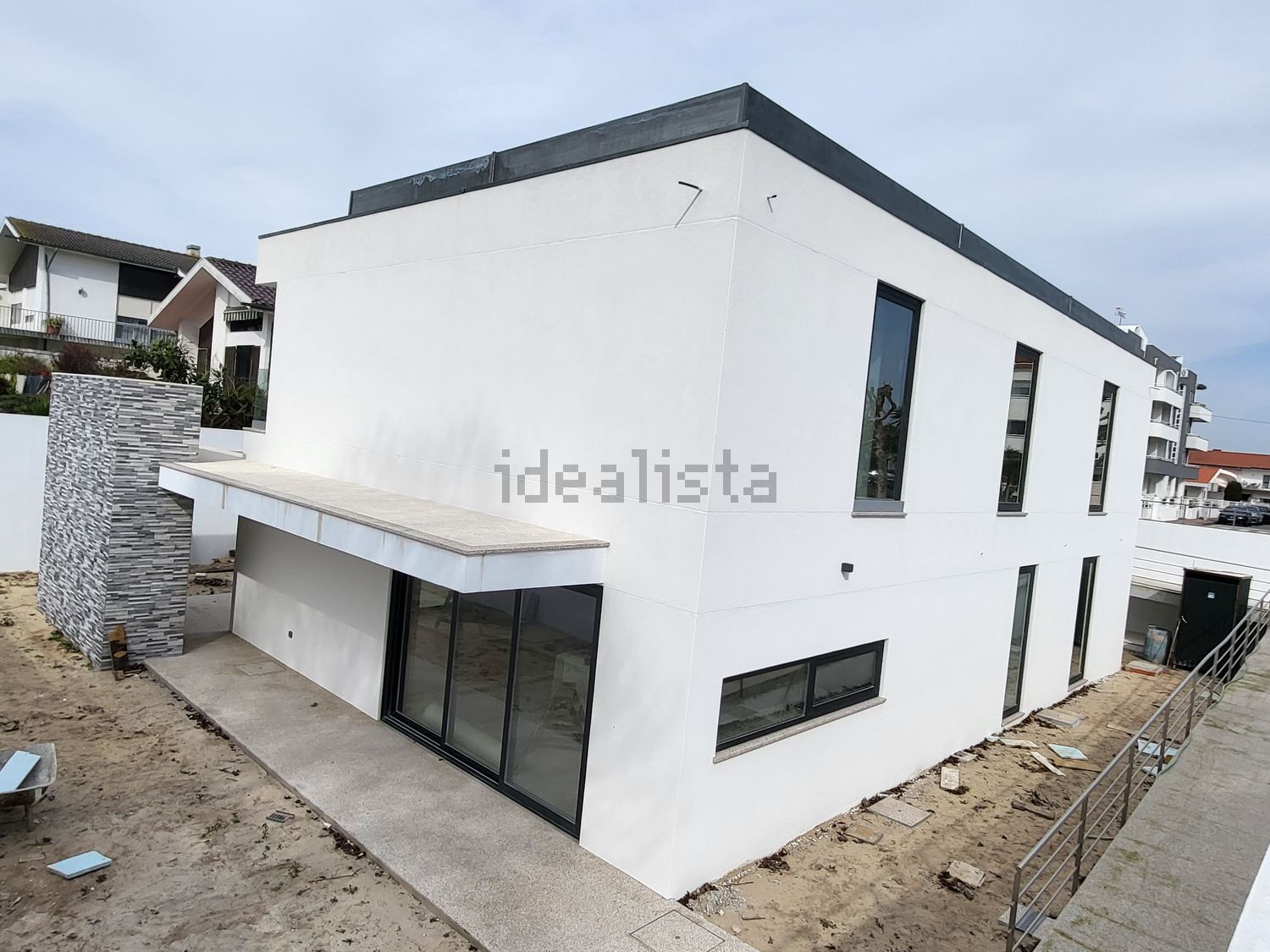 小楼房或独栋别墅出售在Praceta Belmiro Adelino - 外立面