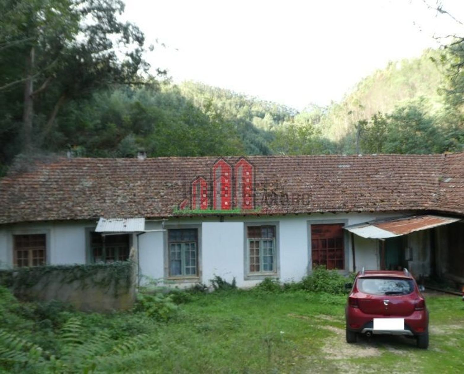 小镇楼房出售在Torres do Mondego - 外立面