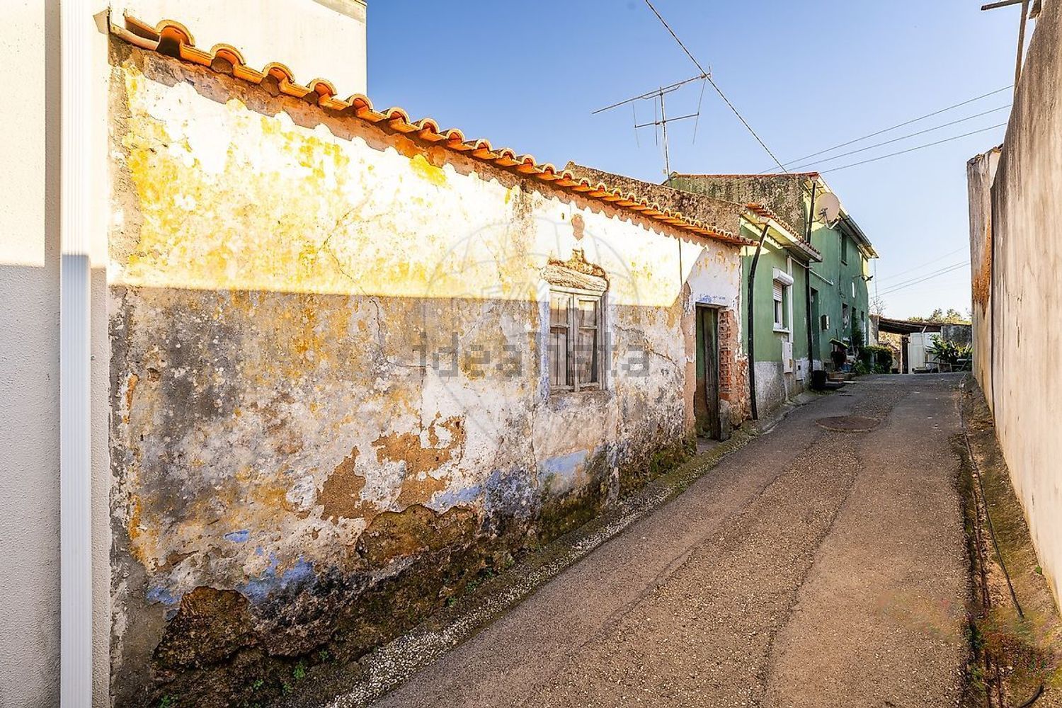 小楼房或独栋别墅出售在Avenida Universidade de Coimbra - 外立面