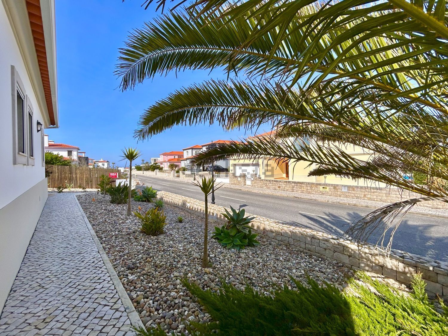 小楼房或独栋别墅出售在Avenida Dom Pedro Primeiro, 20 - 视线