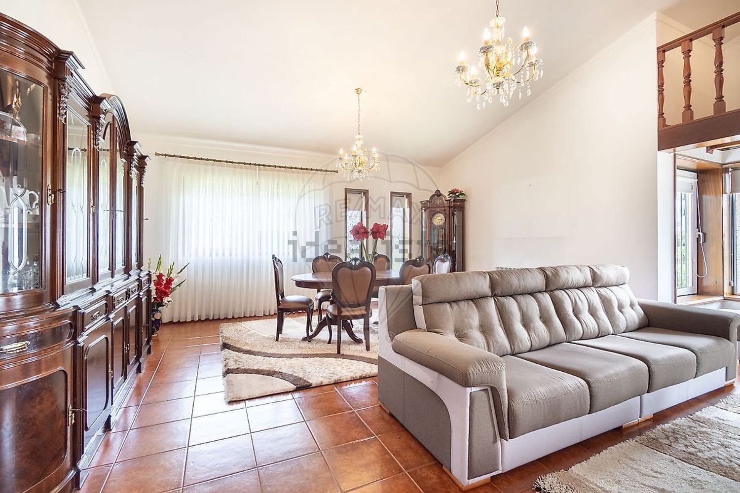 小楼房或独栋别墅出售在Rua do Barão de Areias - 客厅